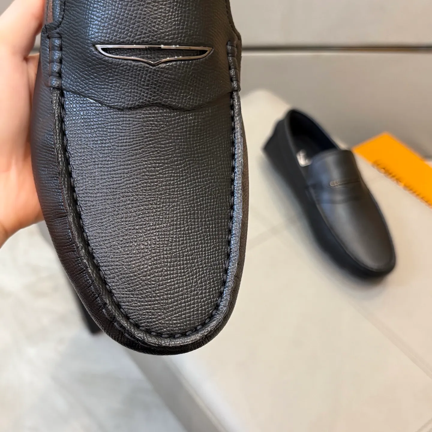 Factory price: 460💰LV men's beanie shoes 2025 official website synchronized <market top version> imported first-layer cowhide ➕ black cowhide original packaging. Size 38-45